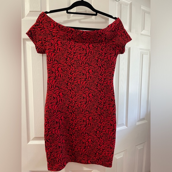 2/$15 Fitted Drop-shoulder Dress Size L - Picture 7 of 8
